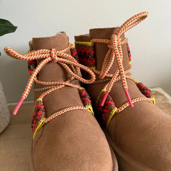 Ugg Classic Mini li Braid Platform Boots